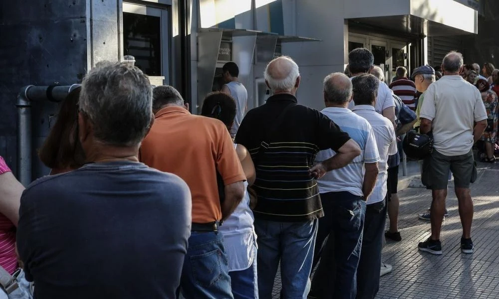 Σήμερα το πρώτο μεγάλο κύμα πληρωμών σε 2,4 εκατ. συνταξιούχους